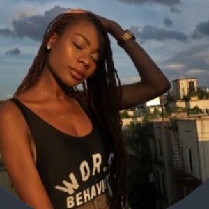 Meet your Posher, Kayla